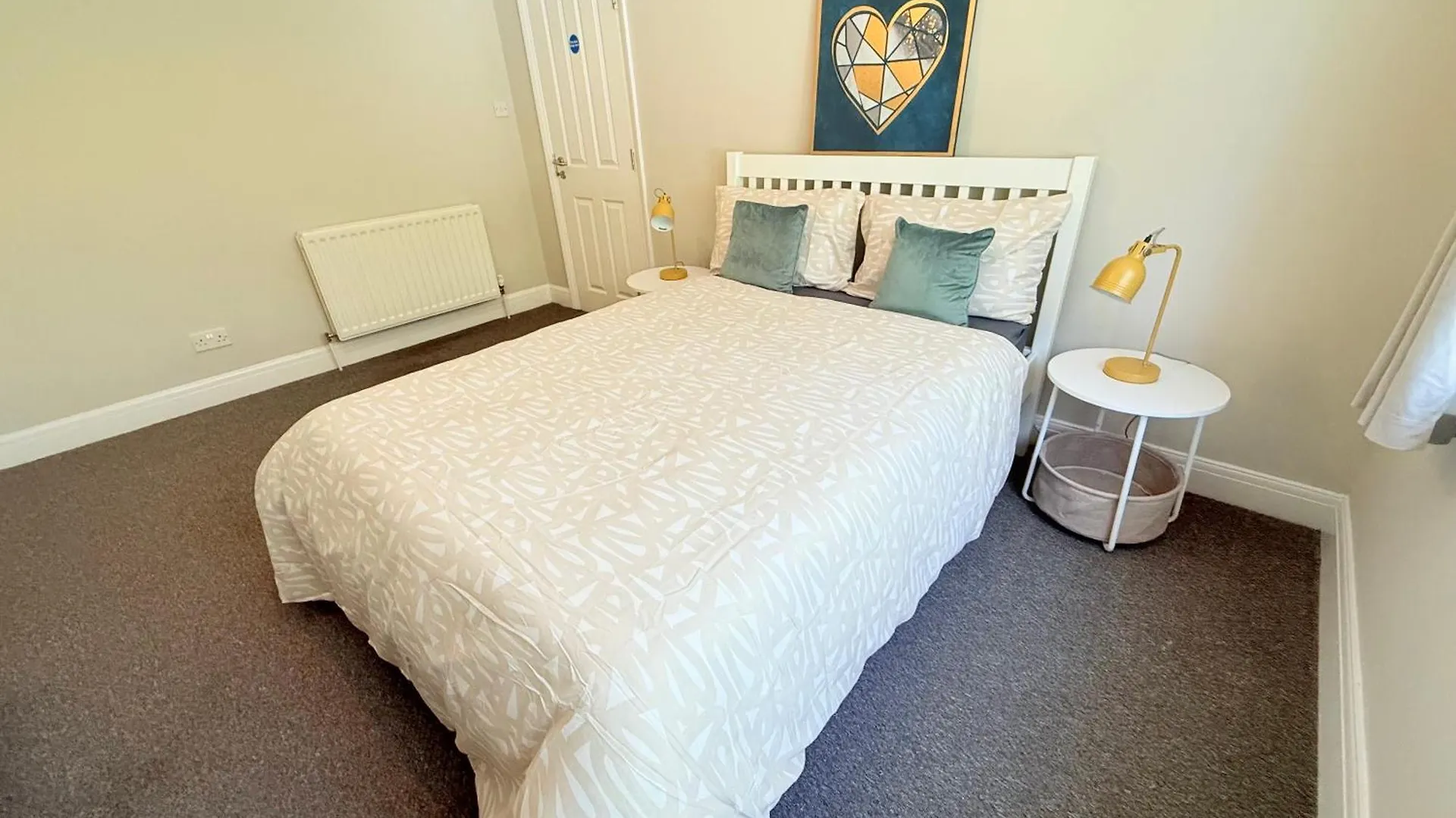 Holiday home Spacious 5-Bedroom House Close To Station London United Kingdom